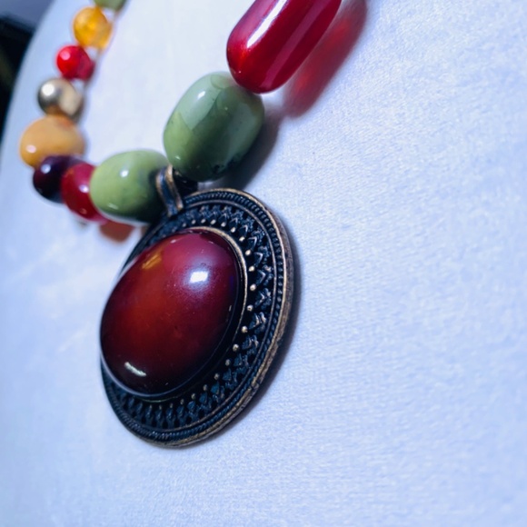Statement Chunky burgundy red pendant multicolored stone costume boho necklace - Picture 4 of 16